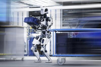 مرسدس ربات‌های انسان‌نما را برای انجام کارهای «تکراری و ساده» در کارخانه خود آزمایش می‌کند