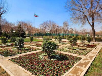 اجرای بیش از هزار متر مربع فرش گل در سطح منطقه ۱۷ تهران