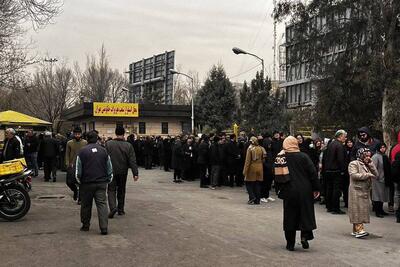 ادعای کیهان: تشکیل صف‌های طولانی برای تهیه گوشت تقصیر اصلاح‌طلبان است!