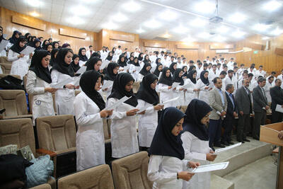 عیدی وزیر به دستیاران و کارورزان پزشکی