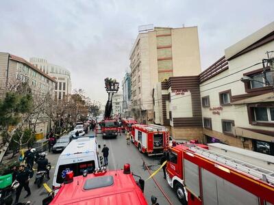 نجات ۸ تن از آتش‌سوزی یک ساختمان در بلوار کاوه تهران