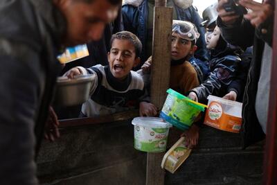 اسرائیل از مسئله گرسنگی به عنوان سلاح جنگی استفاده می کند