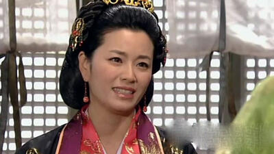 زیبایی خیره کننده خانم بازیگر بدجنس سریال جومونگ در واقعیت !+عکس های جذاب  و بیوگرافی