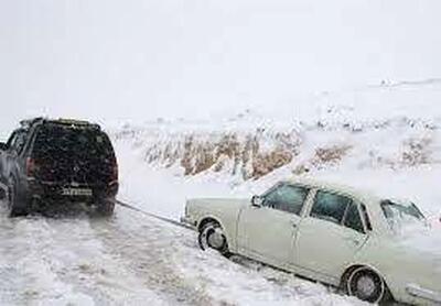 برف، مسافران نوروزی این استان را زمین‌گیر کرد