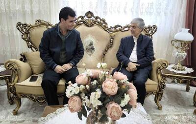 دیدار وزیر ورزش و جوانان در منزل «حسن بیات» فوتبالیست جانباز دفاع مقدس