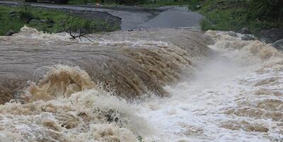طغیان رودخانه‌های نهاوند در پی بارش‌های اخیر