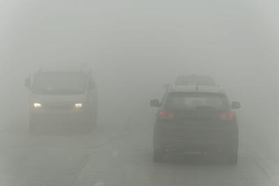 مه شدید در بزرگراه‌های شمالی تهران (فیلم)