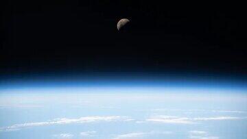 نمای شگفت‌انگیز ماه از ایستگاه فضایی
