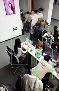 دوربین عجیبی که ساعت کاری کارمندان را مشخص می‌کند