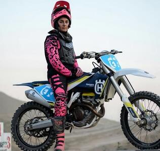 نخستین قهرمان موتور کراس زنان ایران: راه دیگری برای زنان جز بیرون زدن از خانه بدون گواهینامه بدون باقی نمانده/ موتورسواری زنان باید در خانواده آغاز شود