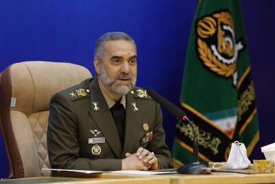 وزیر دفاع: مردم با افتخار می‌گویند ایرانی هستیم/ کشور های دیگر را می‌بینیم، متوجه می‌شویم وضعیت ایران بسیار خوب است!