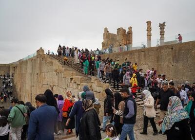 یک‌میلیون و ۳۰۰ هزار نفر از اماکن گردشگری فارس دیدن کردند