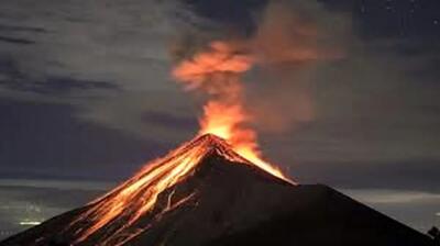 فیلم| فوران زیباترین آتشفشان جهان