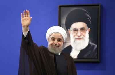سؤال خبرنگار صداوسیما از حسن روحانی رییس جمهوری پیشین ، درباره وظیفه کارگزاران نظام (فیلم)