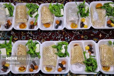 توزیع ۸ هزار بسته افطاری همزمان با ماه مبارک رمضان در ورودی قرچک