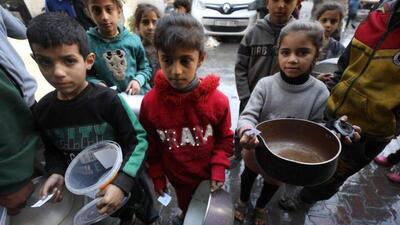 اسرائیل می‌گوید برخی مسیرهای کمک‌رسانی به غزه را باز خواهد کرد