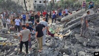 اسرائیل، فلسطینی‌هایی که کمک‌های هوایی را جمع می‌کنند، هدف قرار می‌دهد