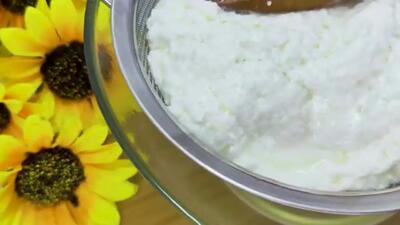 (ویدئو) طرز تهیه پنیر فتا خانگی فقط با لیمو و شیر در 5 دقیقه!