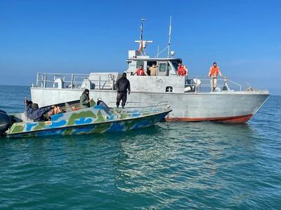 حضور قدرتمند یگان حفاظت سازمان شیلات ایران در دریا