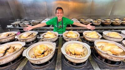 فرآیند پخت 40 مرغ در خیابان های تایوان (فیلم)