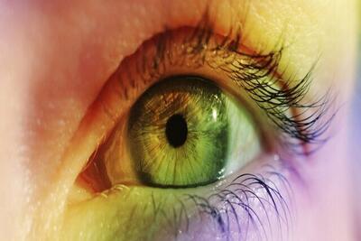 چه کسانی می‌توانند رنگ چشم‌شان را عوض کنند؟/ عوارض خطرناک جراحی زیبایی تغییر رنگ چشم