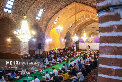 محفل انس با قرآن کریم دانش آموزی در مسجد جامع تبریز