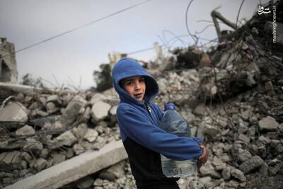 تفریحات کودکانه روز عید بر روی آوار غزه