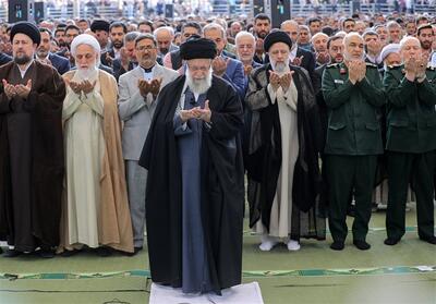 اقامه نماز عید فطر به امامت رهبر انقلاب- فیلم رسانه ها تسنیم | Tasnim