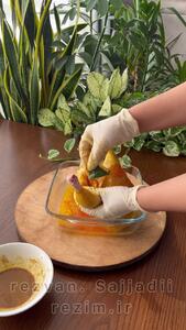 مرغ شکم پر زعفرانی: طعمی اصیل و مجلسی با پختی آسان | طرز تهیه مرغ شکم پر زعفرانی