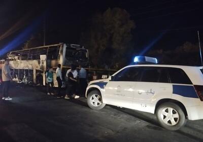 آتش گرفتن یک دستگاه اتوبوس مسافری در محور بوشهر - تسنیم