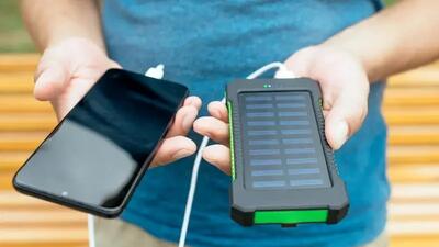 پاوربانک خورشیدی: منبع انرژی پاک برای شارژ تلفن همراه