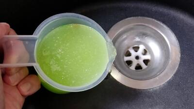 (ویدئو) یک تکنیک تازه برای رفع گرفتگی و بوی بد سینک ظرفشویی
