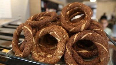 طرز تهیه نان سیمیت ترکیه ای، نرم و خوشمزه (فیلم) | شبکه اطلاع‌ رسانی طلا و ارز