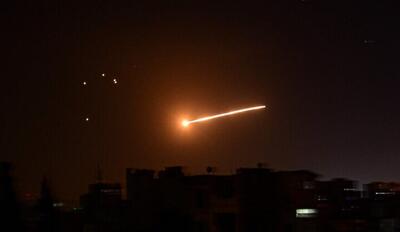 پخش تصاویر زنده از اسرائیل پیش از رسیدن پهپادها و موشک‌های ایران + فیلم