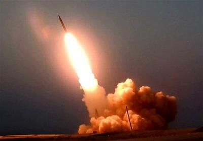 لحظه اصابت موشک‌ ها به اهداف نظامی در منطقه ام‌الفحم