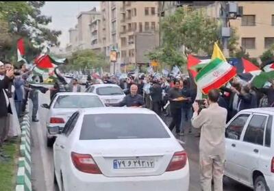 تجمع پرشور مردم مشهد در حمایت از حمله سپاه + فیلم - تسنیم
