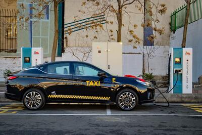 جایگزینی تاکسی‌های فرسوده با خودروهای برقی کرمان‌موتور