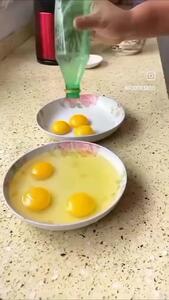 (ویدئو) یک روش راحت برای جدا کردن زرده از سفیده تخم مرغ