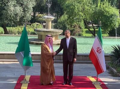 تاکید وزرای خارجه ایران و عربستان بر استمرار رایزنی‌ها بین دو کشور