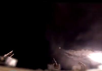 فیلم شلیک موشک‌های کروز سپاه در عملیات وعده صادق - تسنیم