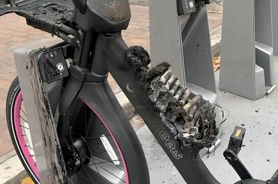 لحظه انفجار باتری دوچرخه برقی (فیلم) | شبکه اطلاع‌ رسانی طلا و ارز