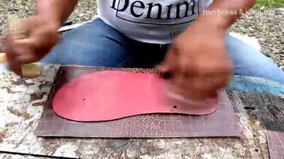(ویدئو) یک روش غافلگیر کننده؛ درست کردن صندل و دمپایی با لاستیک قدیمی