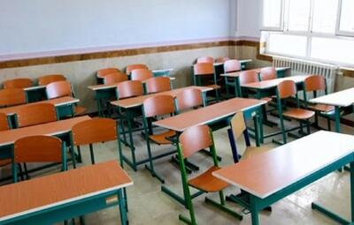 آموزش در مدارس شهرستان های ریگان و گُنبکی سه شنبه غیرحضوری است