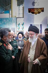 عکس/ لبخند رهبری به سردار حاجی‌زاده | اقتصاد24