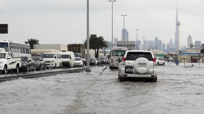 (ویدئو) بزرگراه معروف شیخ زاید دبی بعد از بارندگی!