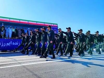 رژه نیرو‌های مسلح استان بوشهر در روز ارتش