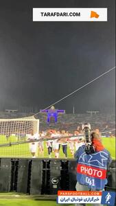تشکر بازیکنان پاری سن ژرمن از هواداران خود در ورزشگاه پس از پیروزی مقابل بارسلونا در اسپانیا / فیلم - پارس فوتبال | خبرگزاری فوتبال ایران | ParsFootball