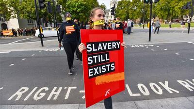 اسکای‌نیوز: افزایش موارد تماس به خط اضطراری «برده‌داری» در انگلیس | خبرگزاری بین المللی شفقنا