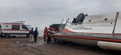 تصادف اتوبوس مسافربری در مهریز یزد با ۱۵ مصدوم