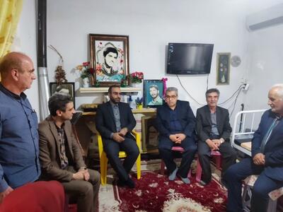 دیدار مدیرکل ورزش و جوانان استان مازندران با خانواده شهید ورزشکار در تنکابن
